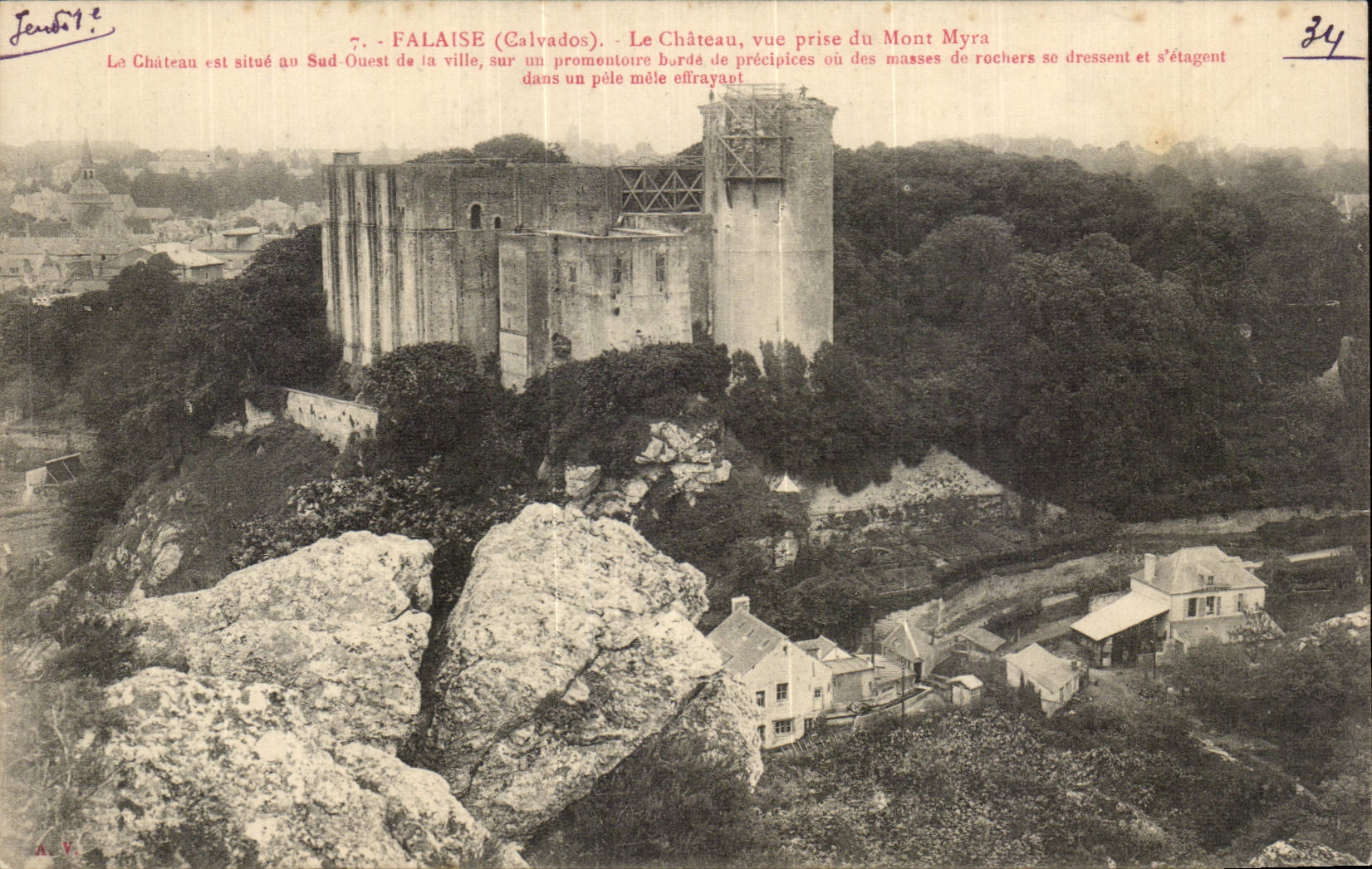 CPA Falaise le chateau vue prise du Mont Myra