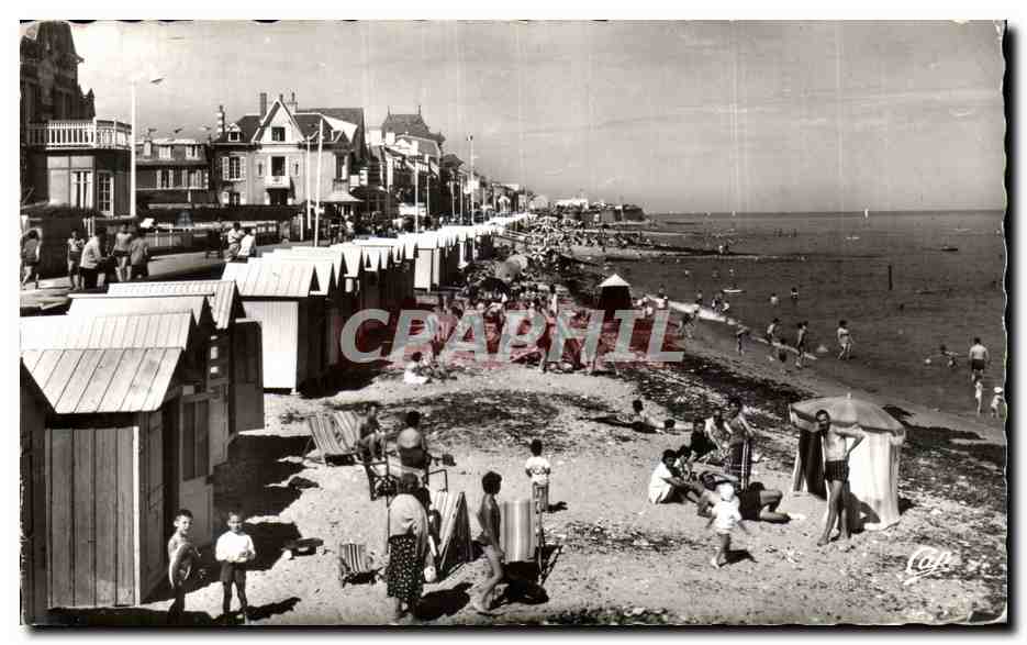 CPA St Aubin sur mer La plage a l'heure du bain et les villas