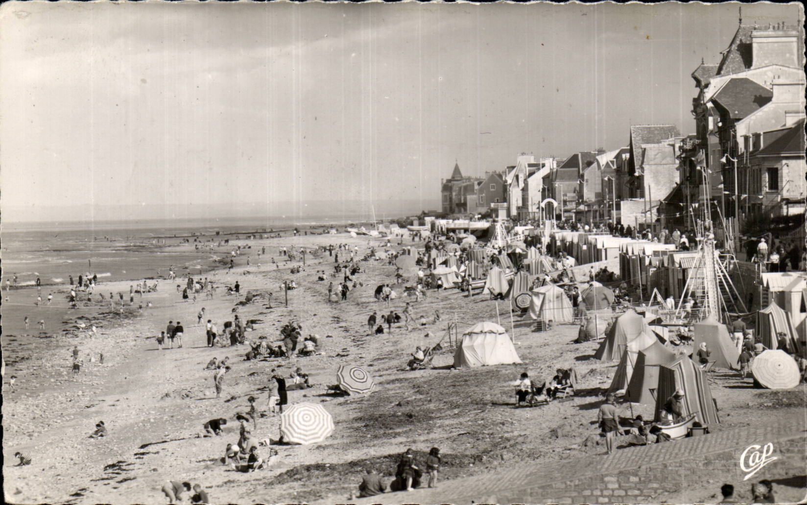 CPA St Aubin sur mer Vue generale de la plage