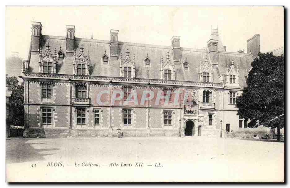 CPA Blois Le chateau Aile Louis XII