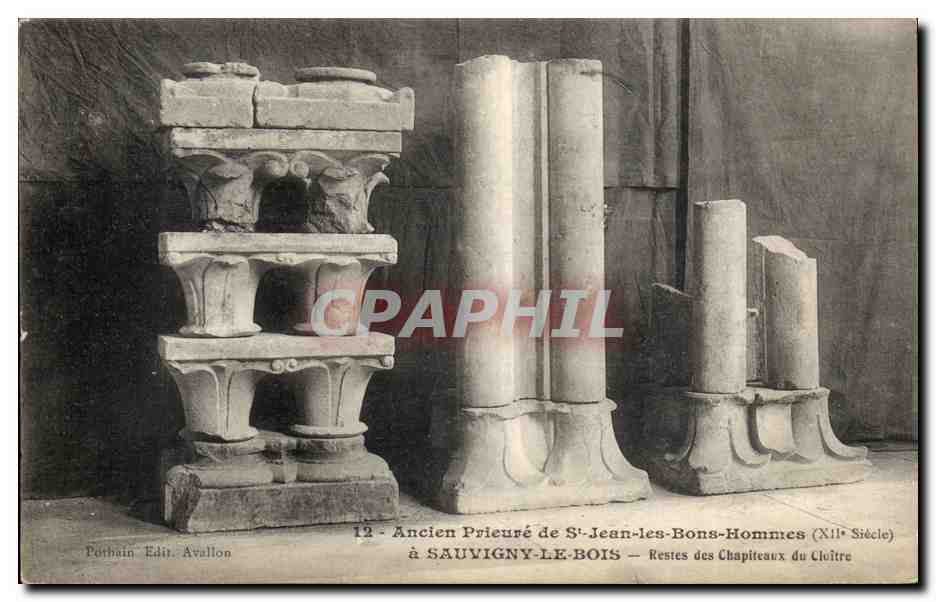 Ancien Prieuré de St-Jean-les-Bons-Hommes — Restes des Chapiteaux du Cloître — Sauvigny-le-Bois