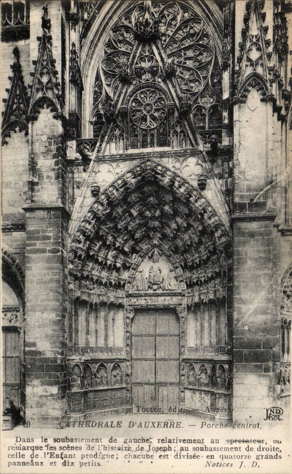 CPA Auxerre Cathedrale Porche central
