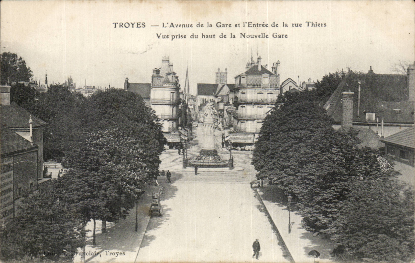 Troyes — L'Avenue de la Gare et l'Entrée de la rue Thiers — Vue prise du haut de la Nouvelle Gare — Brunclair, Troyes