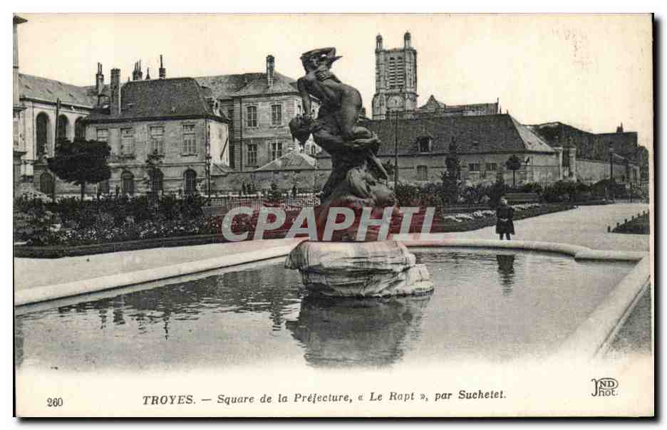 Troyes — Square de la Préfecture, « Le Rapt », par Suchetet