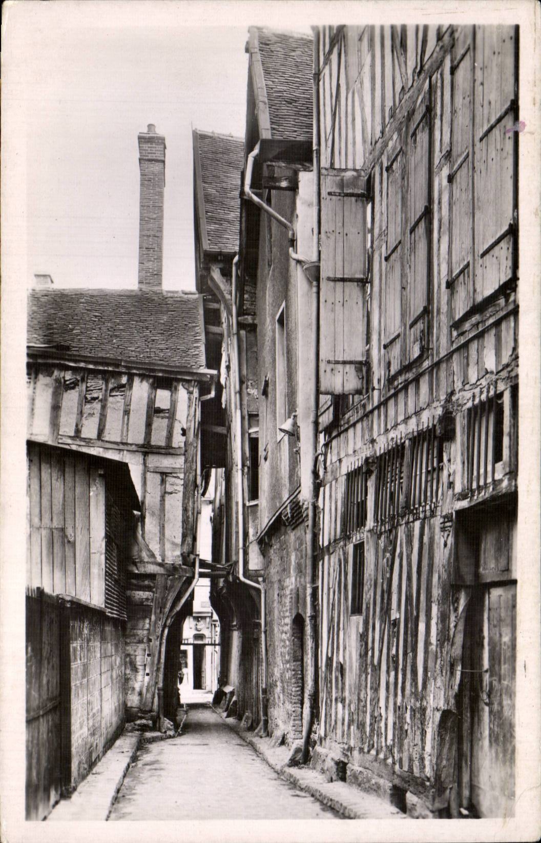 Troyes (Aube) — La rue des Chats — Ch. Grandidier