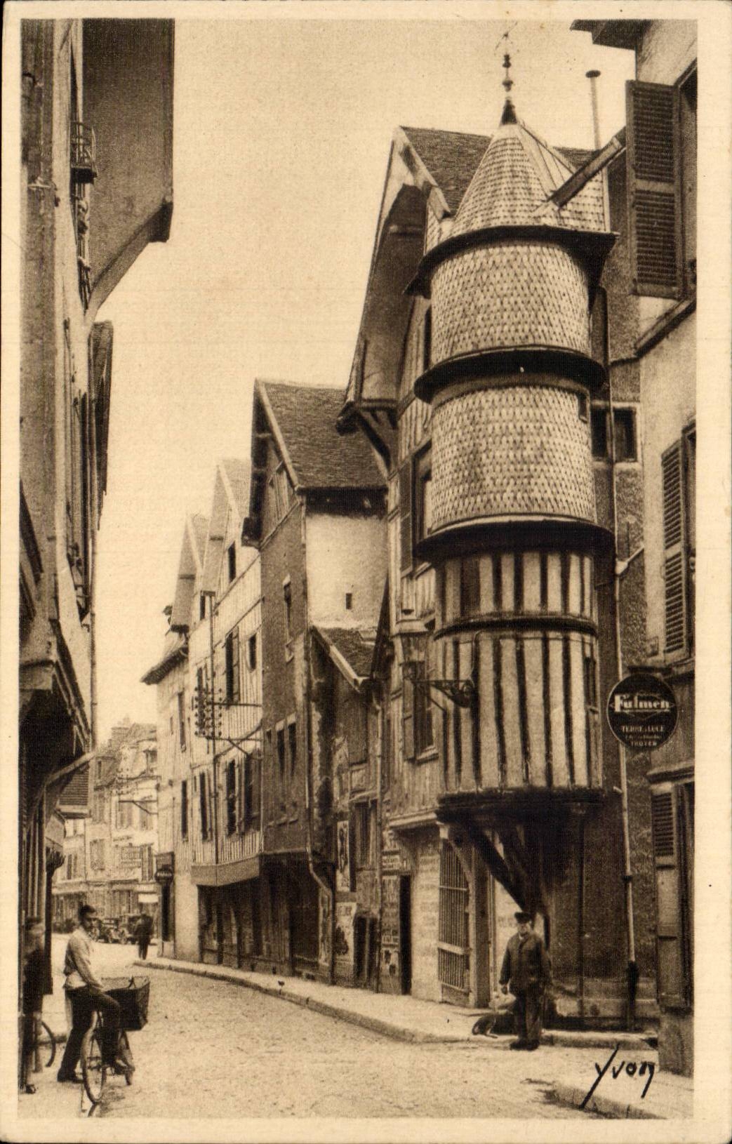 Troyes — Tour des Orfèvres — Éditeur : Les Éditions d'Art Yvon, Paris