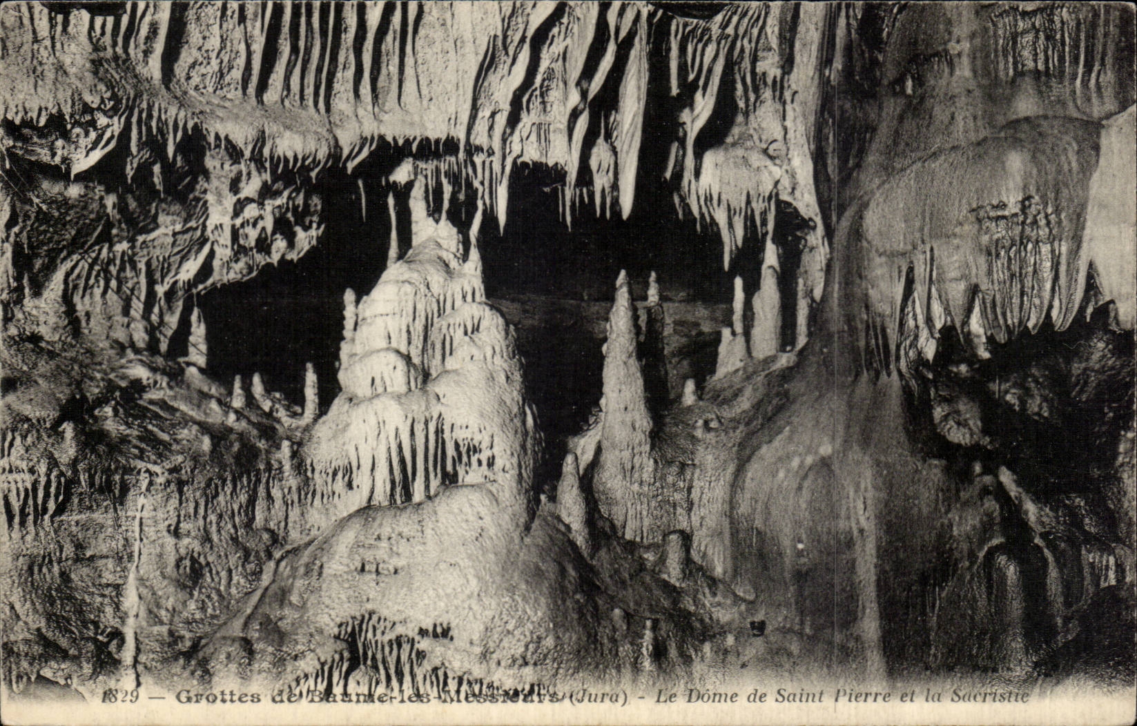 Grottes de Baume-les-Messieurs (Jura) — Le Dôme de Saint Pierre et la Sacristie — n° 829