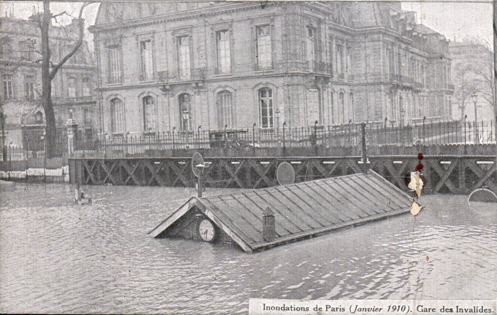 CPA Paris Inondations Janvier 1910 Crues de la Seine Gare des Invalides