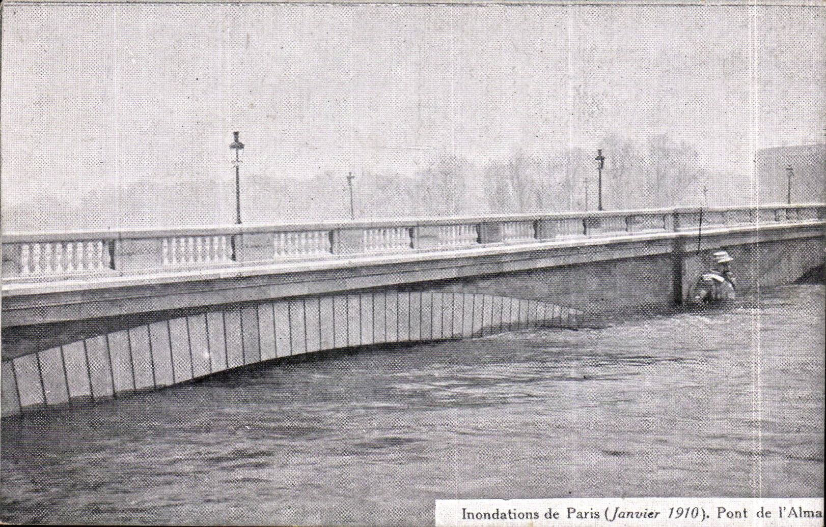 CPA Paris Inondations Janvier 1910 Pont de l'Alma