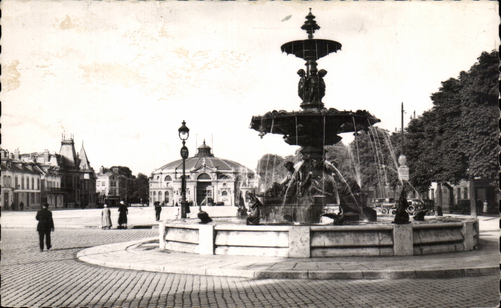 Troyes CPA Cirque et fontaine Argence