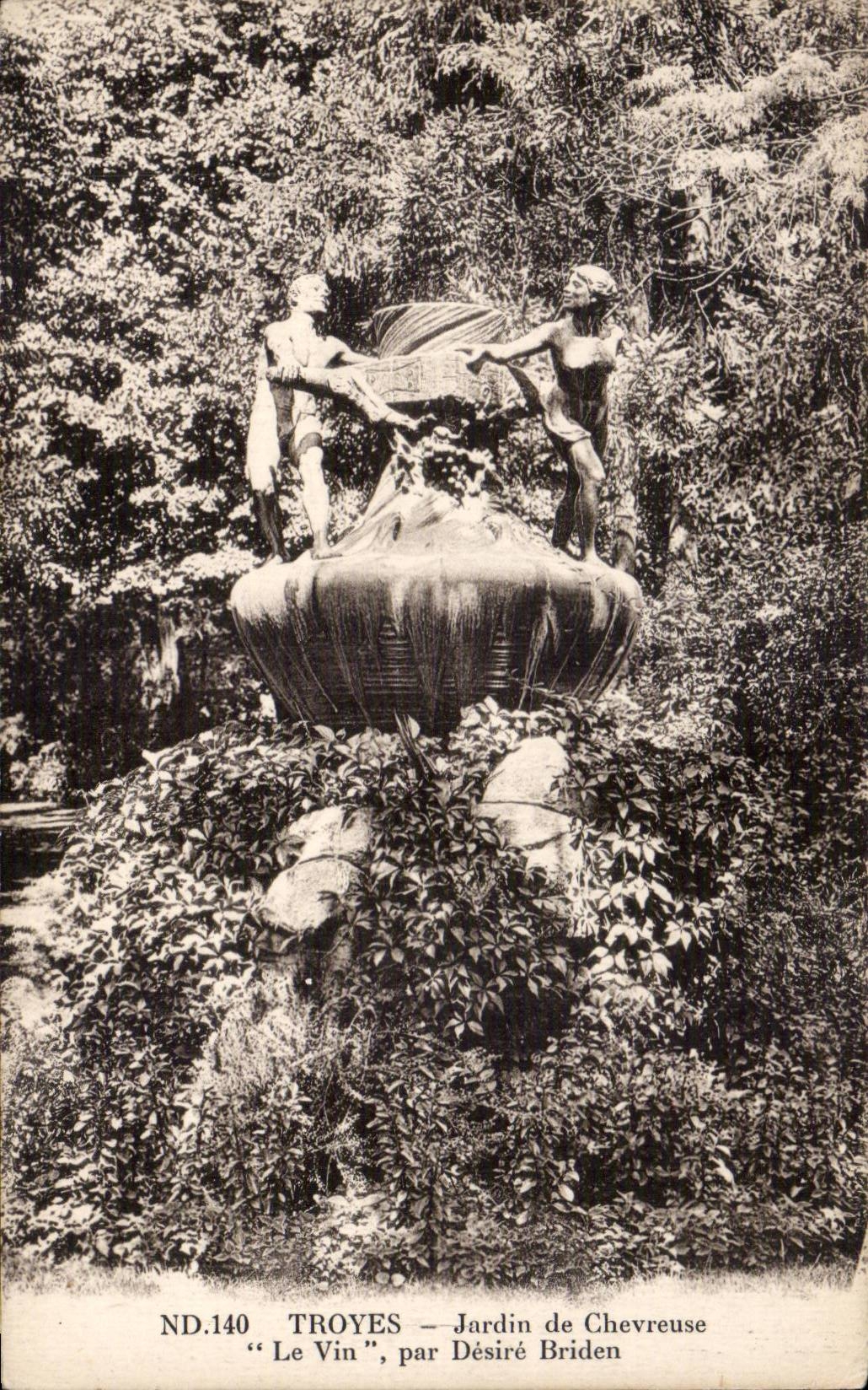 Troyes CPA Jardin de Chevreuse Le vin par Desire Briden