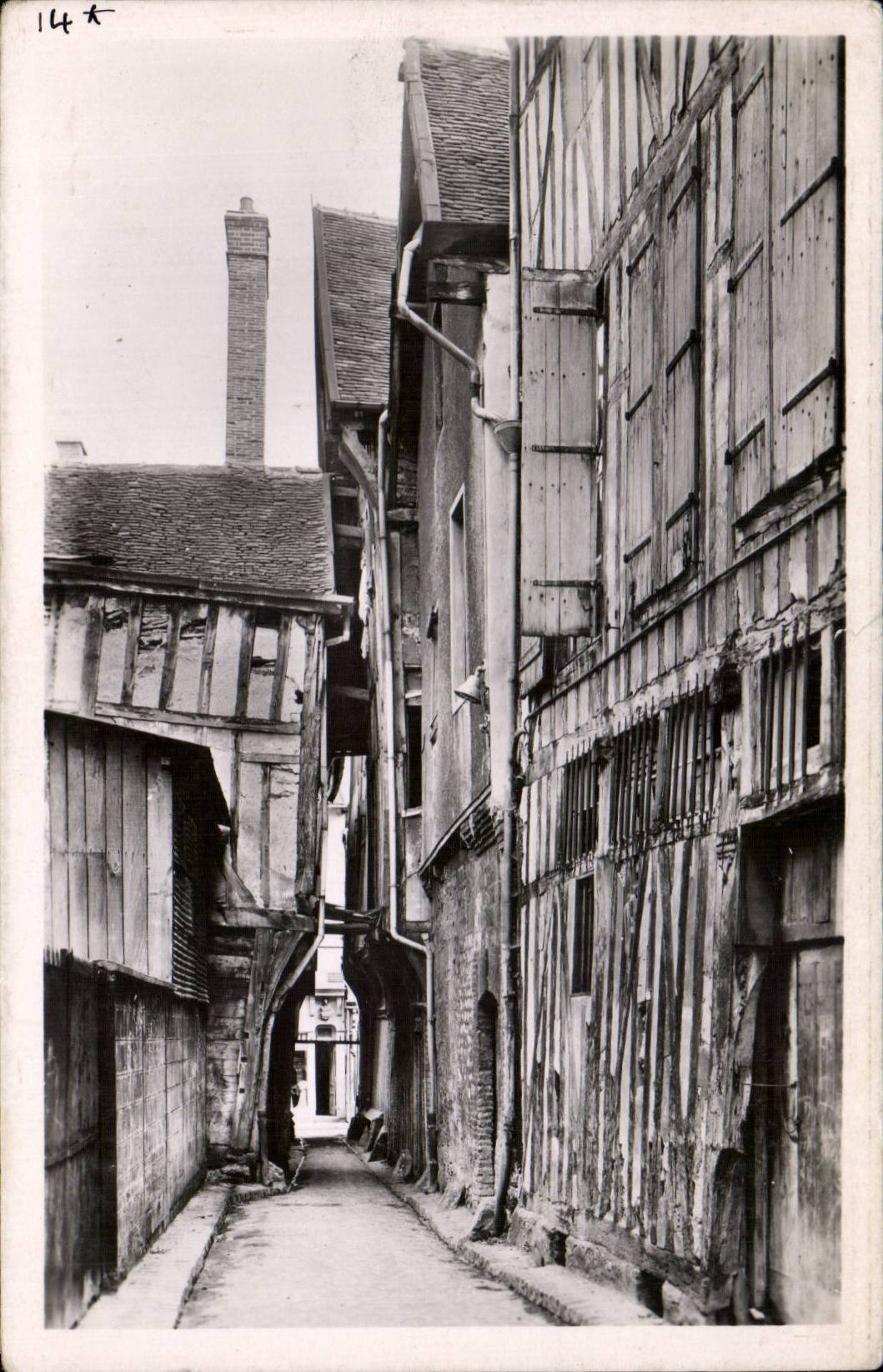 Troyes CPA La rue des chats