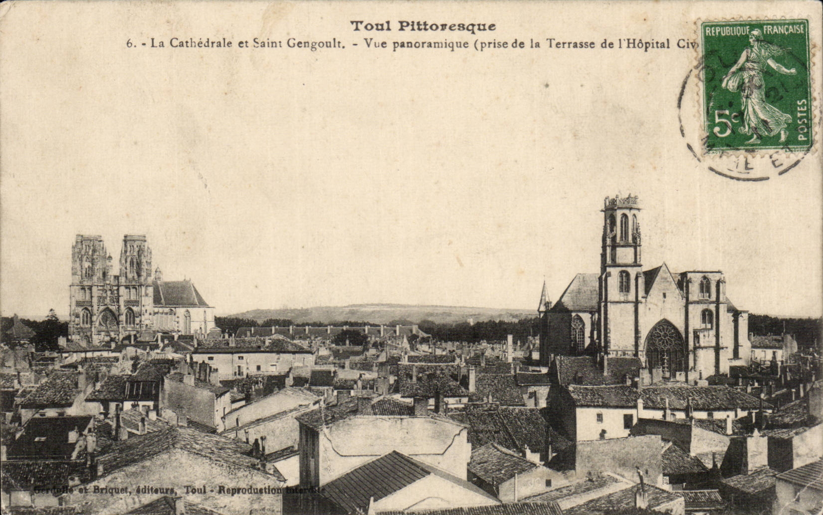 CPA Toul La cathedrae et Sint Gengoult Vue panoramique