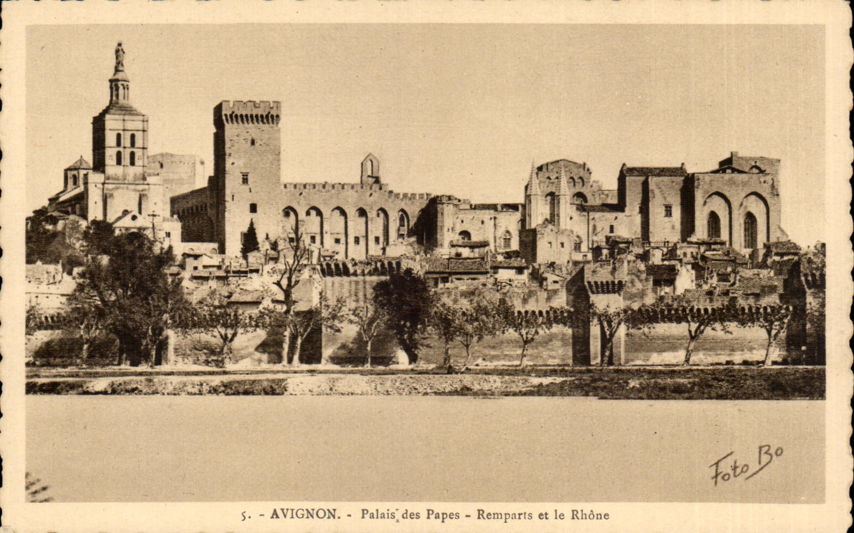 CPA Avignon Palais des Papes Remparts et le Rhone