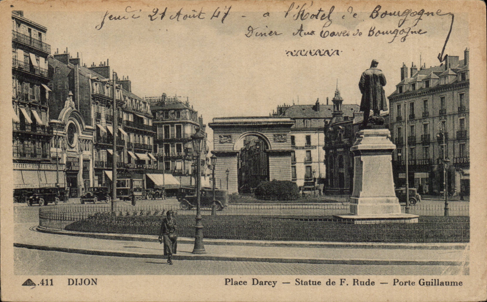 CPA Dijon Place Darcy Statue de F Rude Porte Guillaume