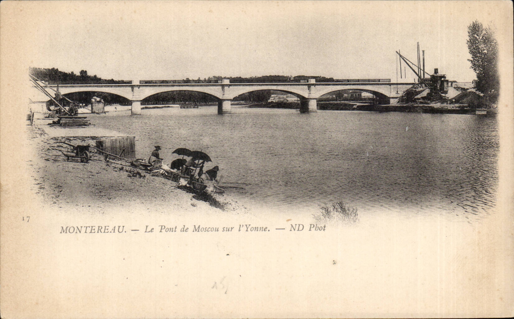 CPA Montereau Le pont de Moscou sur l'Yonne