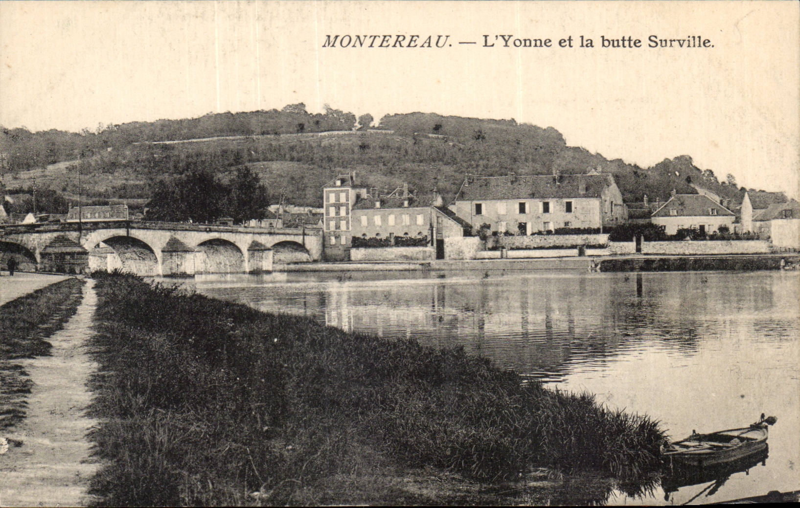 CPA Montereau L'Yonne et la butte Surville