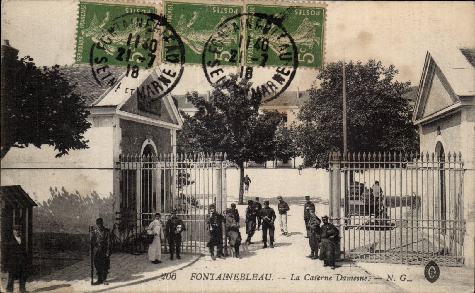 Fontainebleau — La Caserna Damesne — N.G.