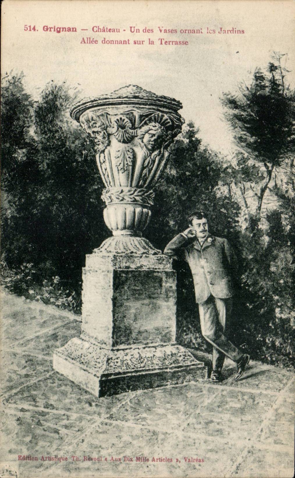 Grignan — Château — Un des Vases ornant les Jardins — Allée donnant sur la Terrasse — Édition Artistique Th. Révoul & Aux Dix Mille Articles, Valréas