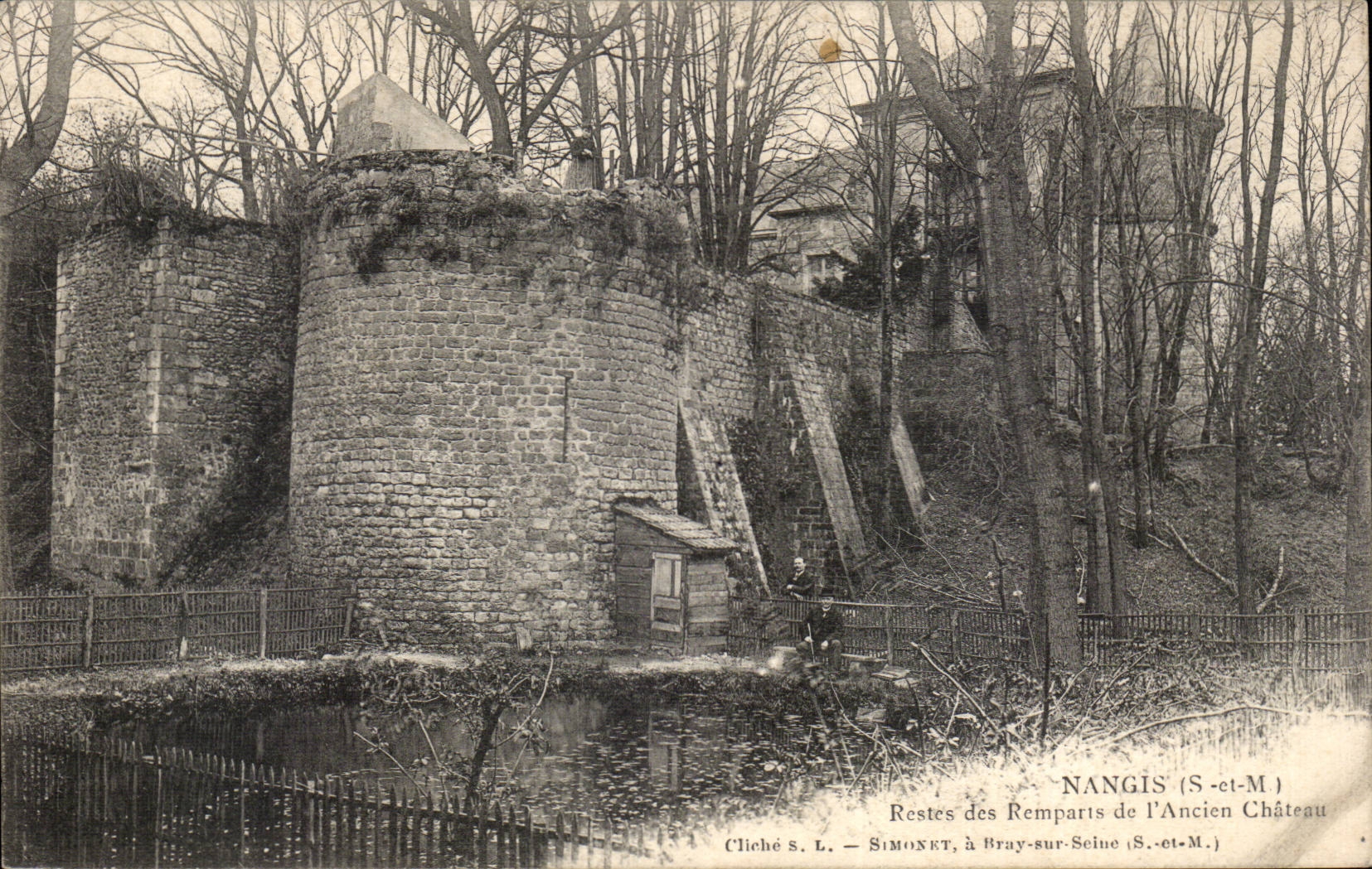 Nangis CPA Restes des remparts de l'ancien chateau