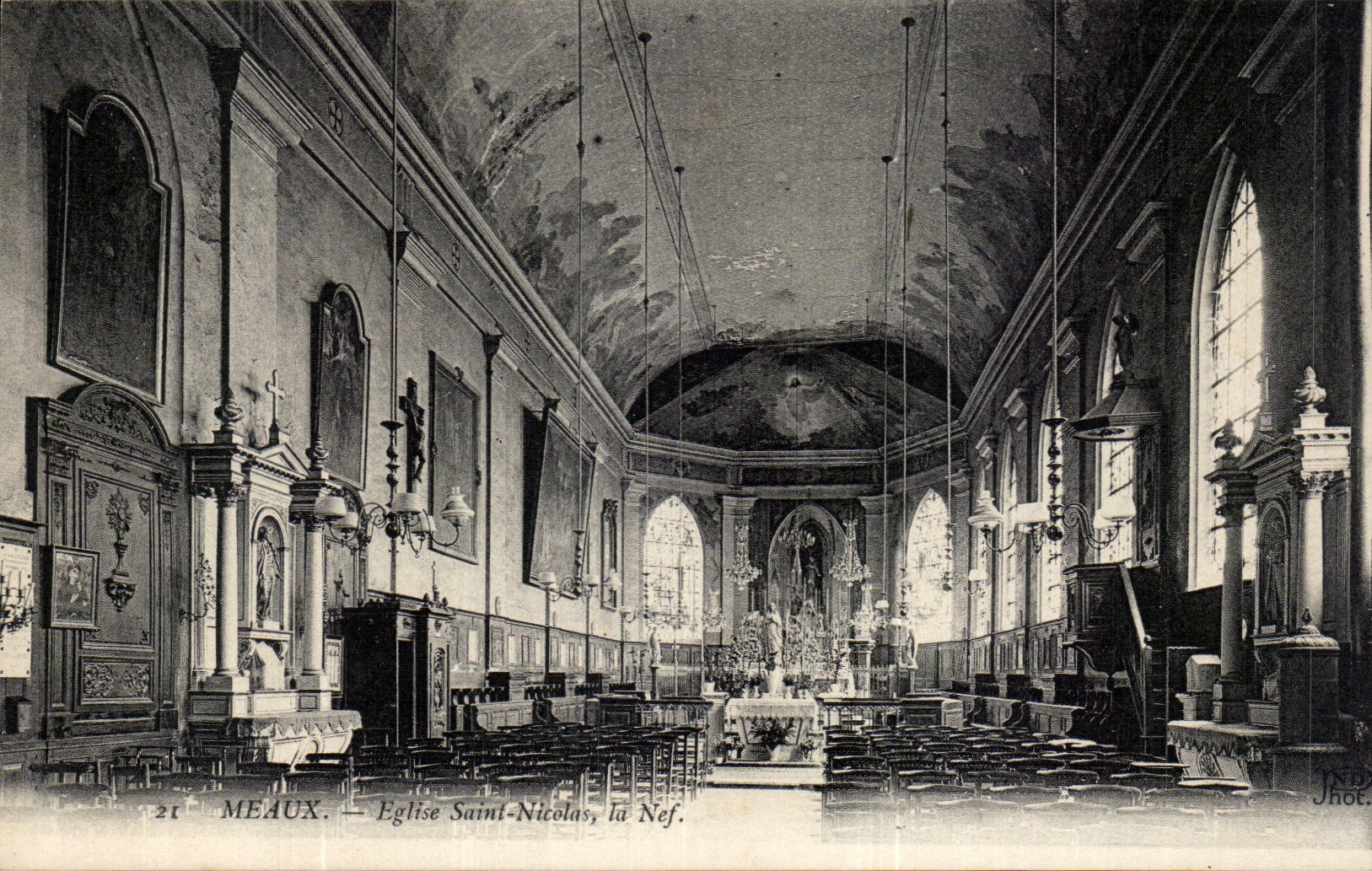 CPA Meaux Eglise Saint Nicolas la nef