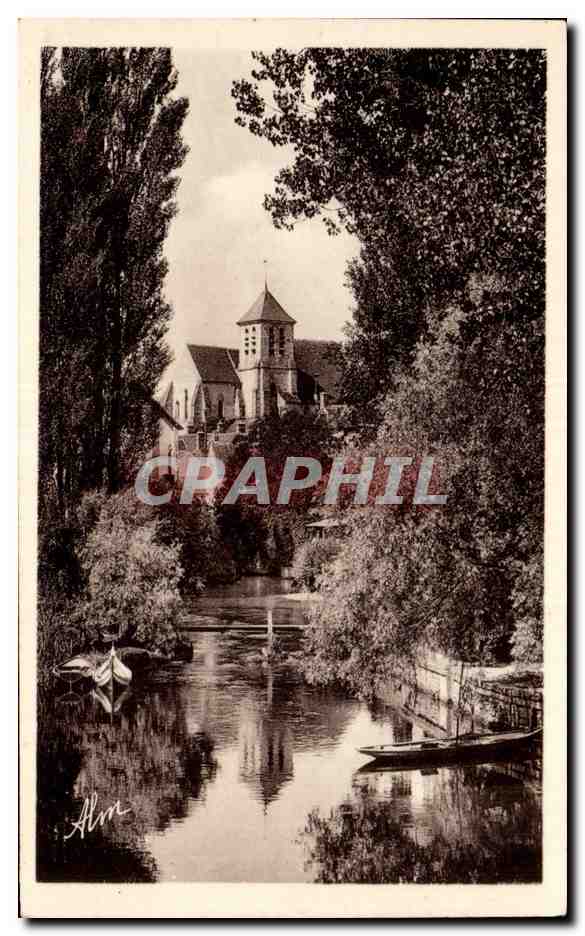 CPA Montigny sur Loing Le Loing et l'eglise