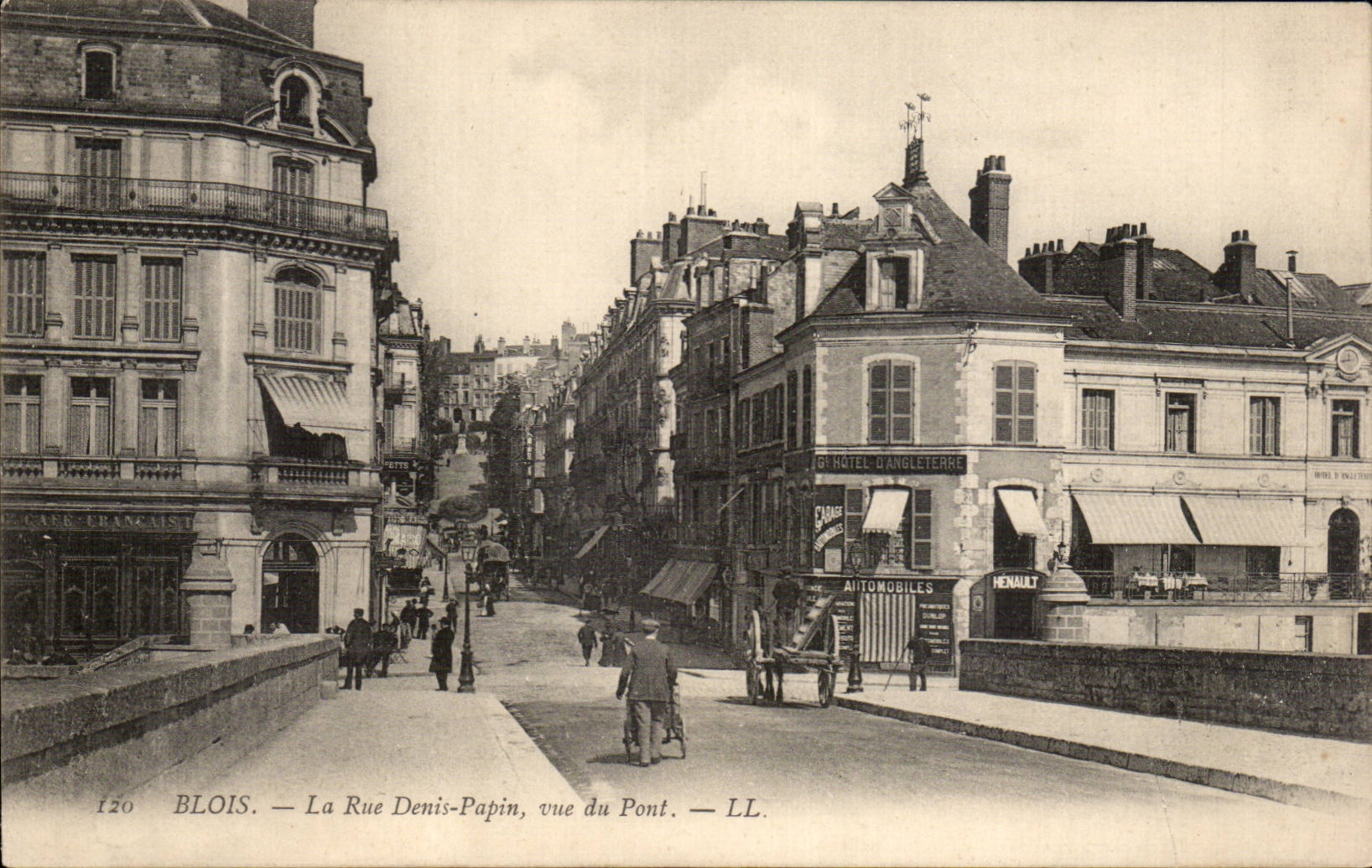 Blois CPA La rue Denis Papin vue du pont