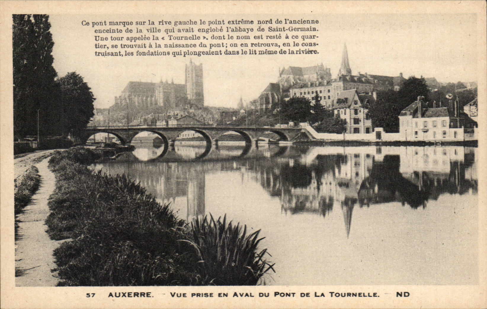CPA Auxerre Vue prise en aval du pont de la Tournelle
