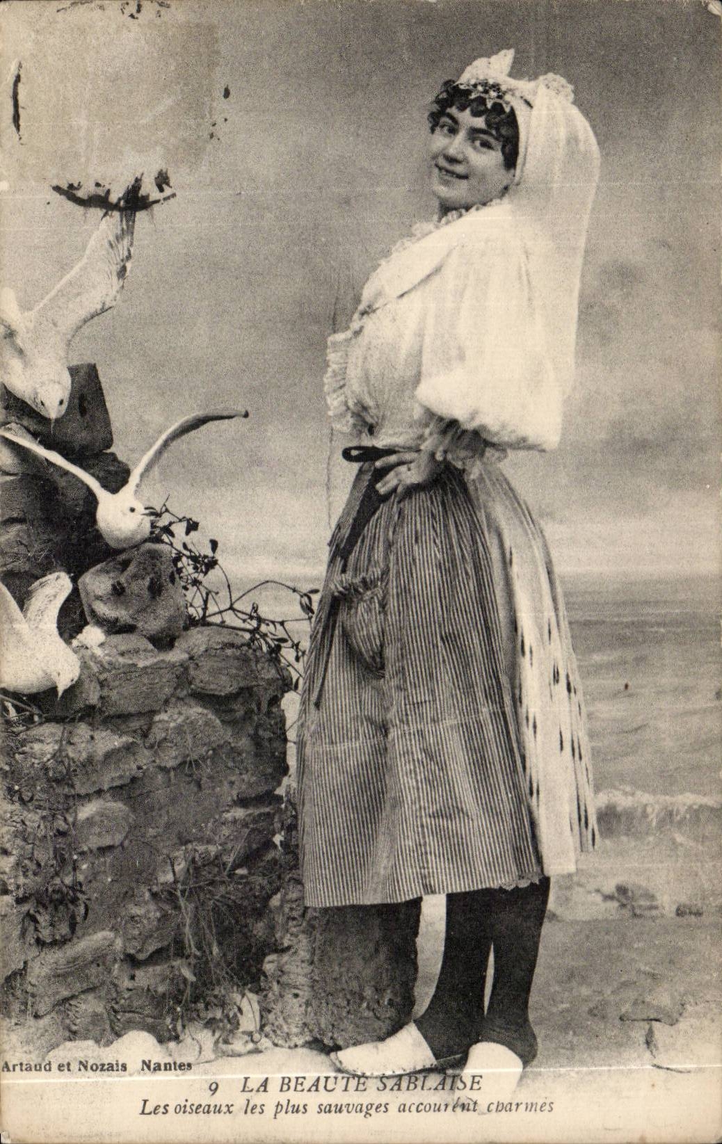La Beauté Sablaise — Les oiseaux les plus sauvages accourent cbarmes — Artaud et Nozais, Nantes, n°9