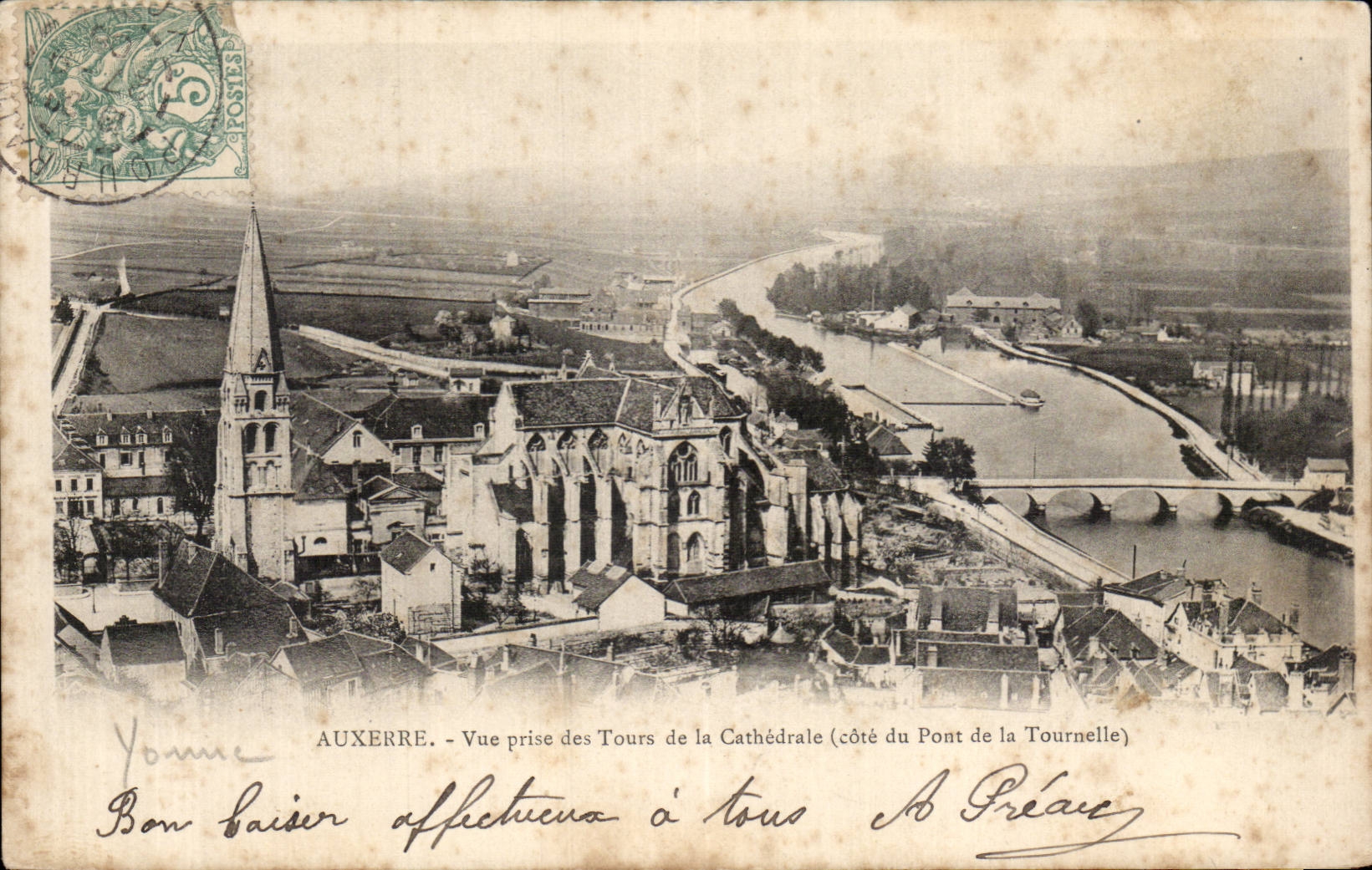 CPA Auxerre Vue prise des tours de la cathedrale Cote du pont de la Tournelle