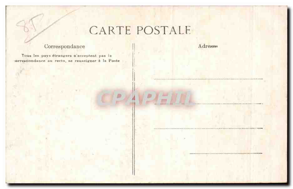 CPA Sables d'olonne Sablaise Une elegante Folklore Costume — Verso