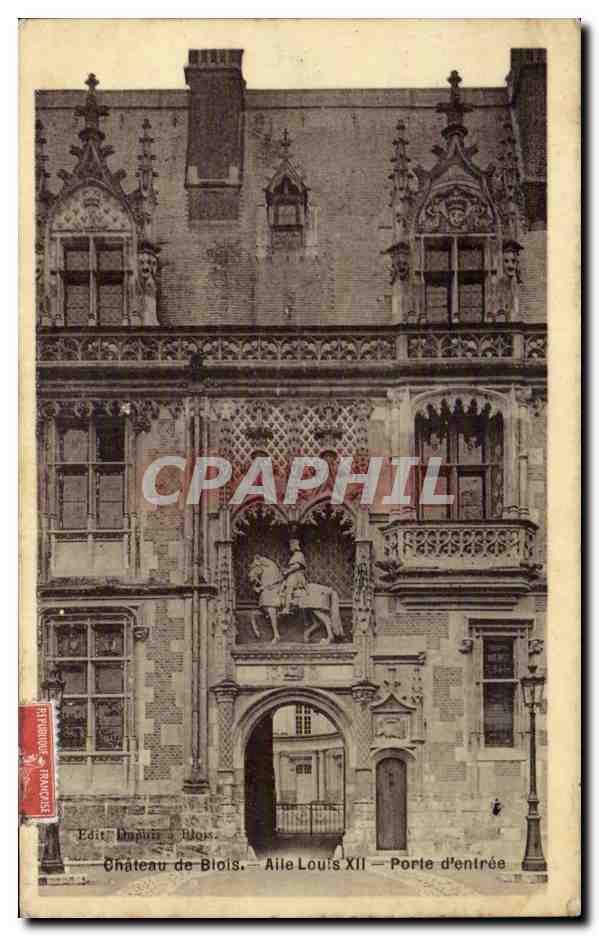 CPA Chateau de Blois Aile Louis XII porte d'entree