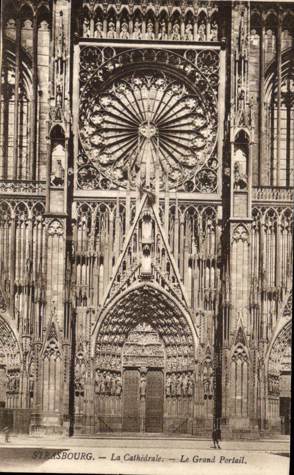 CPA Strasbourg La cathedrale le portail