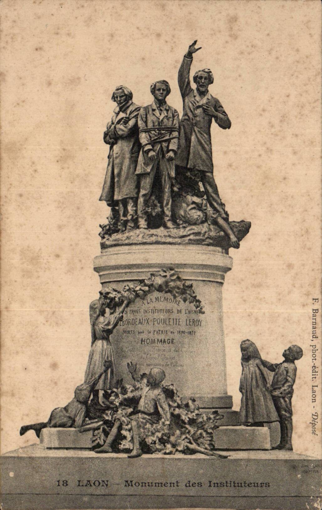 CPA Laon Monument des Instituteurs