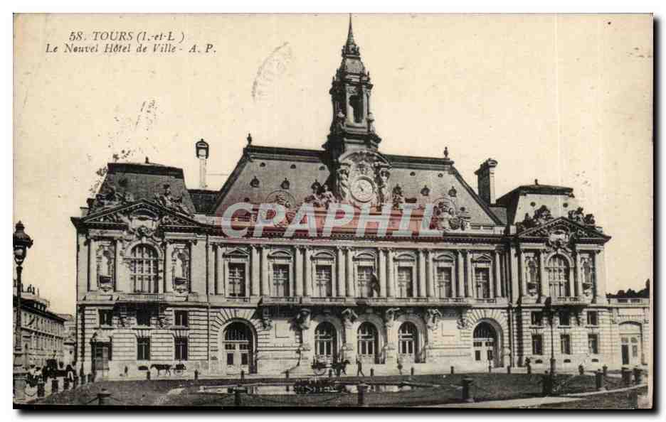 CPA Tours Le nouvel hotel de ville