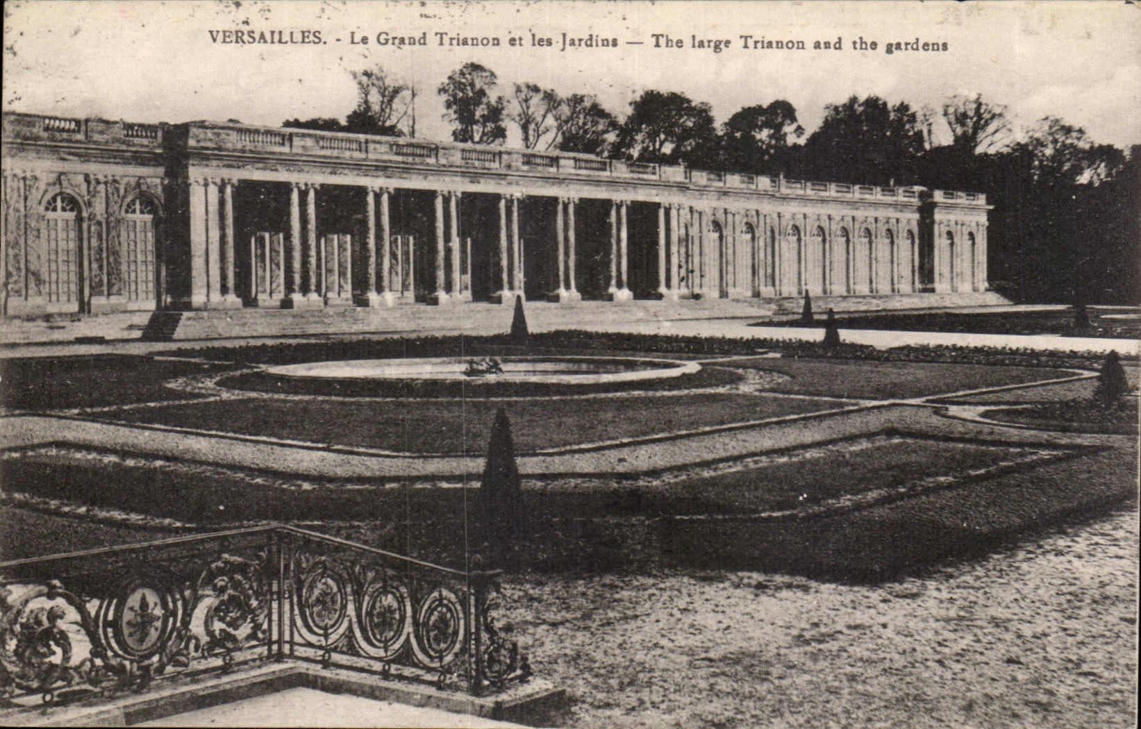 CPA Versailles Le grand Trianon et les jardins 