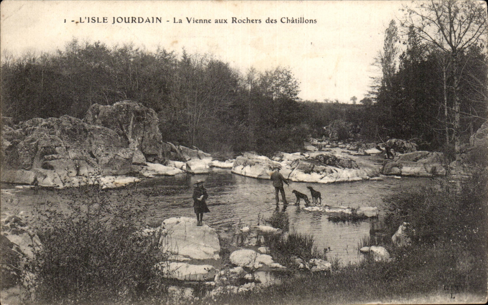 CPA L'isle Jourdain La Vienne aux rochers de Chatillons