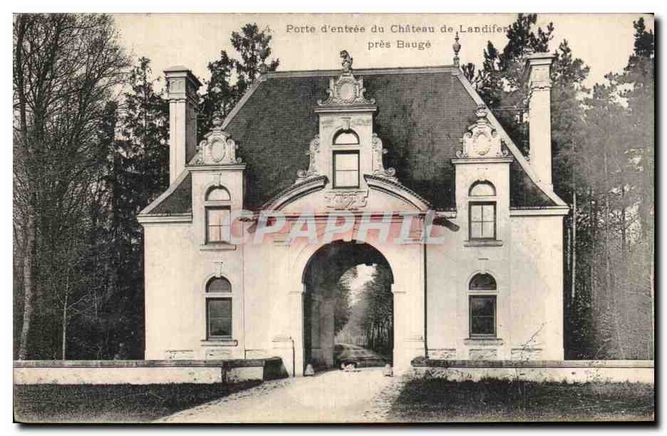 CPA Porte d'entree du chateau de Landifert pres Bauge