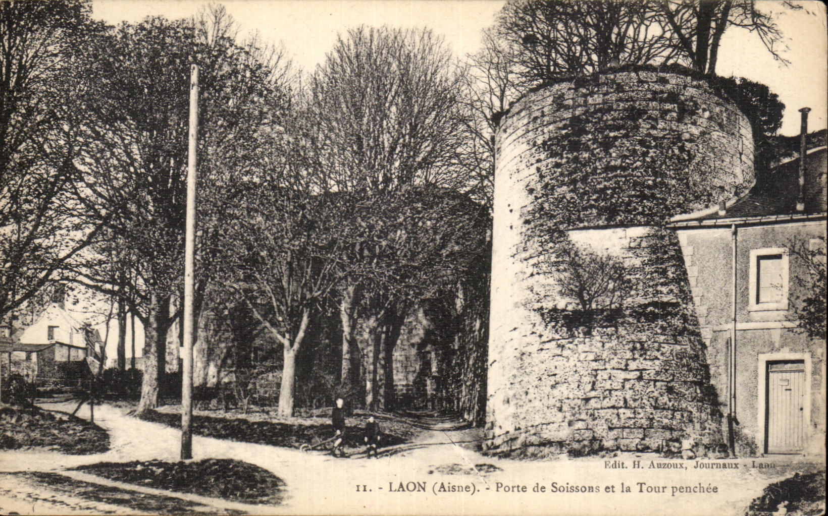Laon CPA Porte de Soissons et la tour penchee