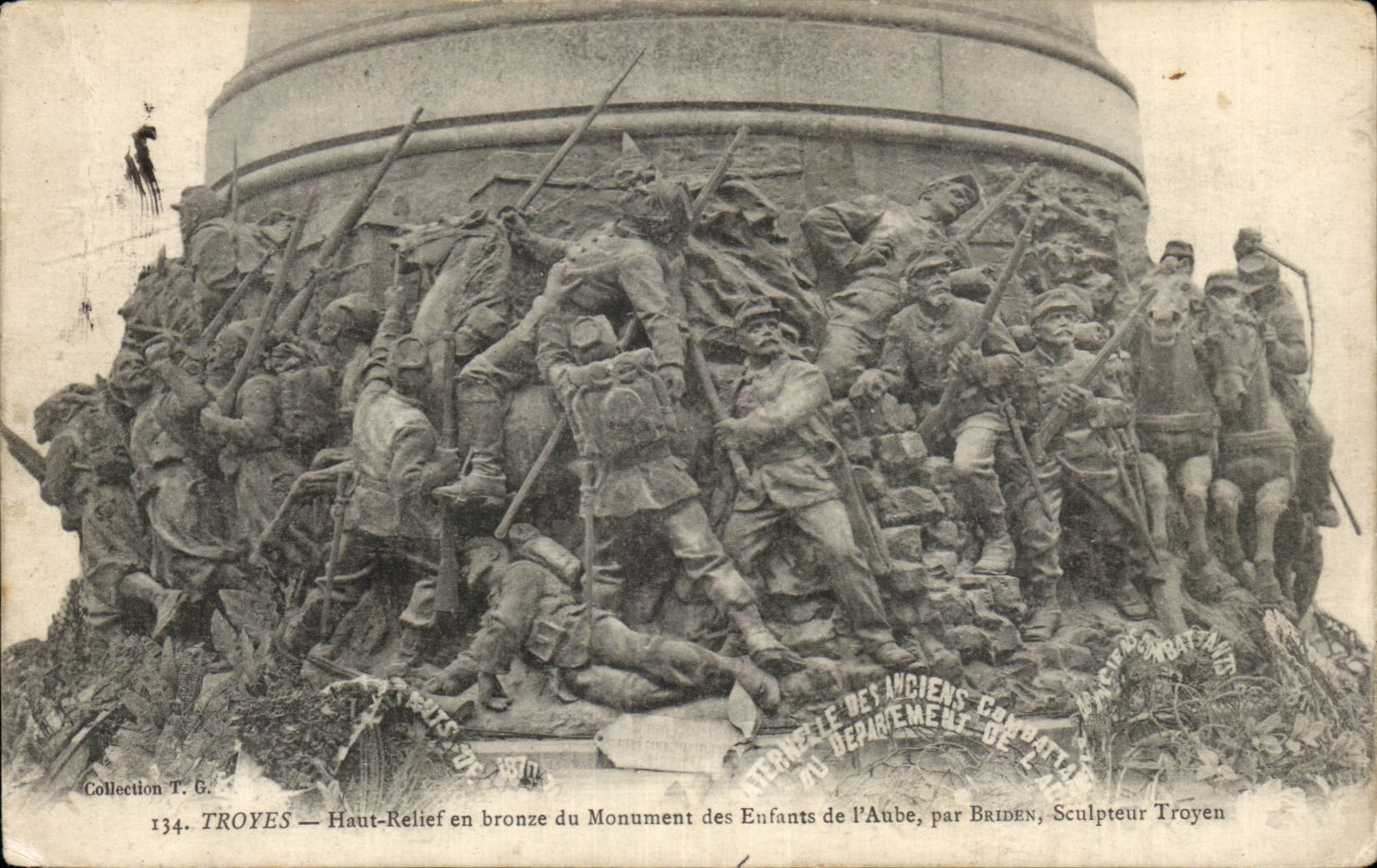 Troyes — Haut-Relief en bronze du Monument des Enfants de l'Aube, par Briden, Sculpteur Troyen