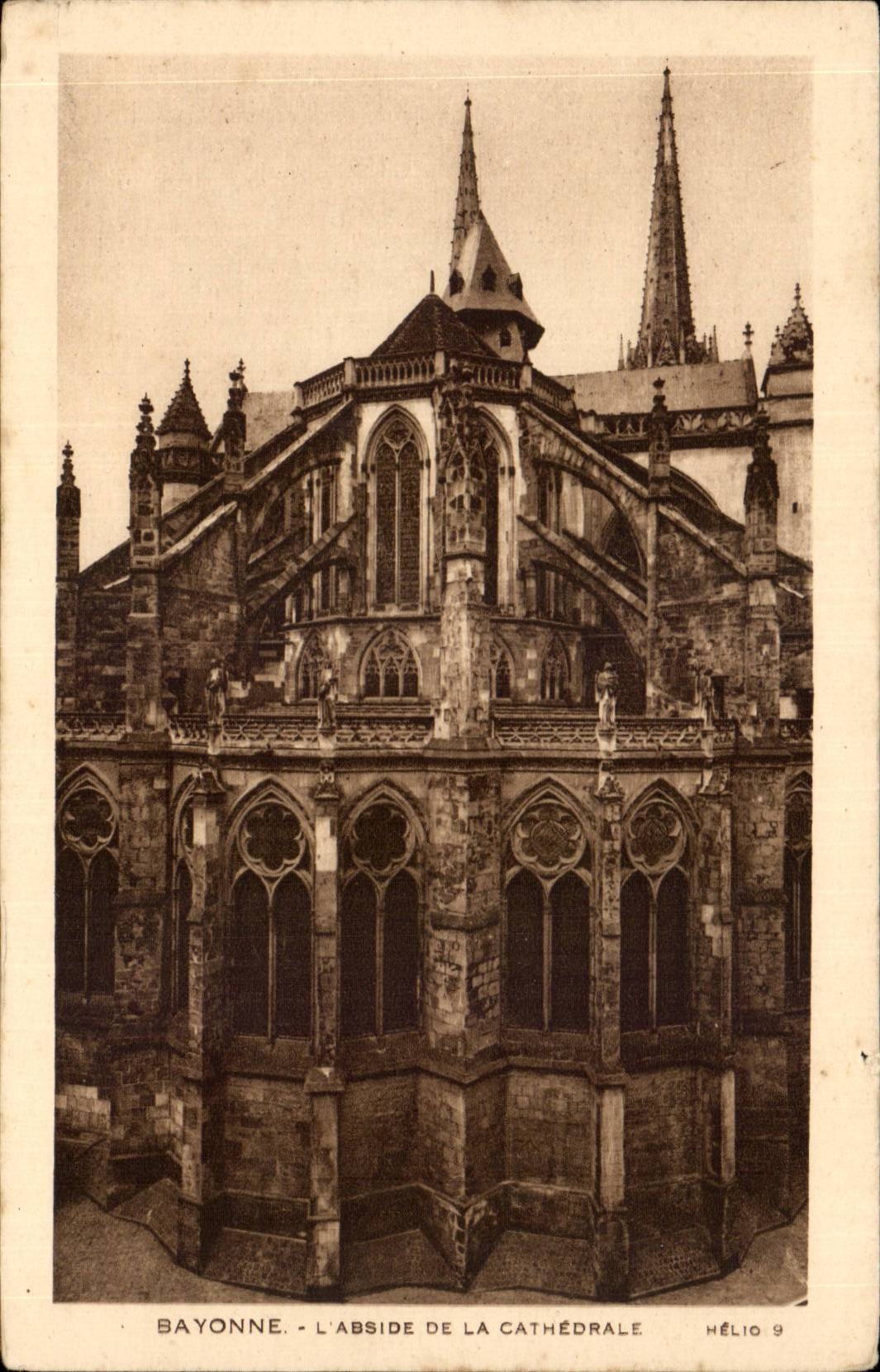 CPA Bayonne Abisde de la cathedrale