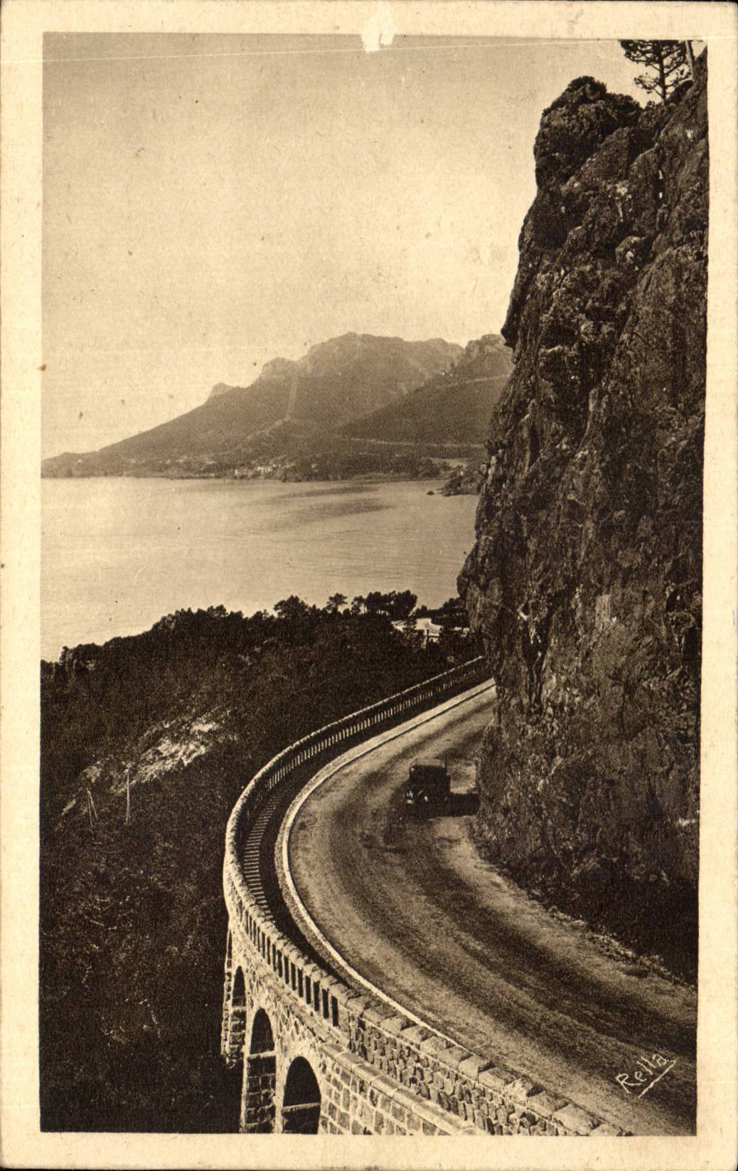 CPA Route de la corniche d'or entre theoule et le trayas