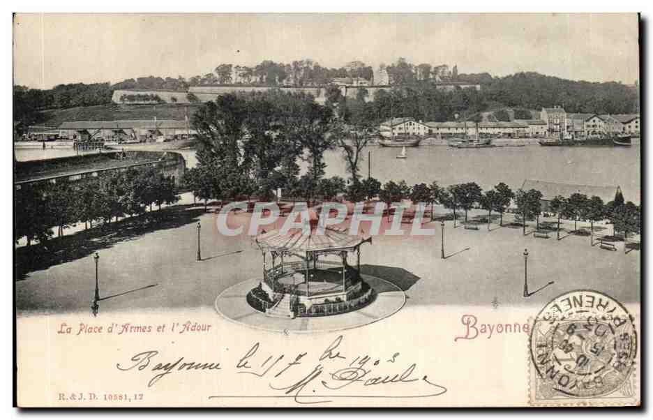 CPA Bayonne Place d'armes et l'Adour