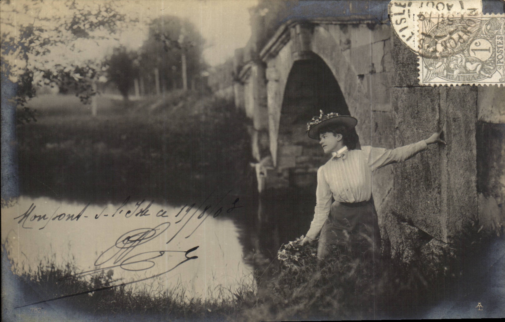 Monfond-l'Évêque — junge Frau nahe einem Brücke — anonymer Verlag, Nr. 782