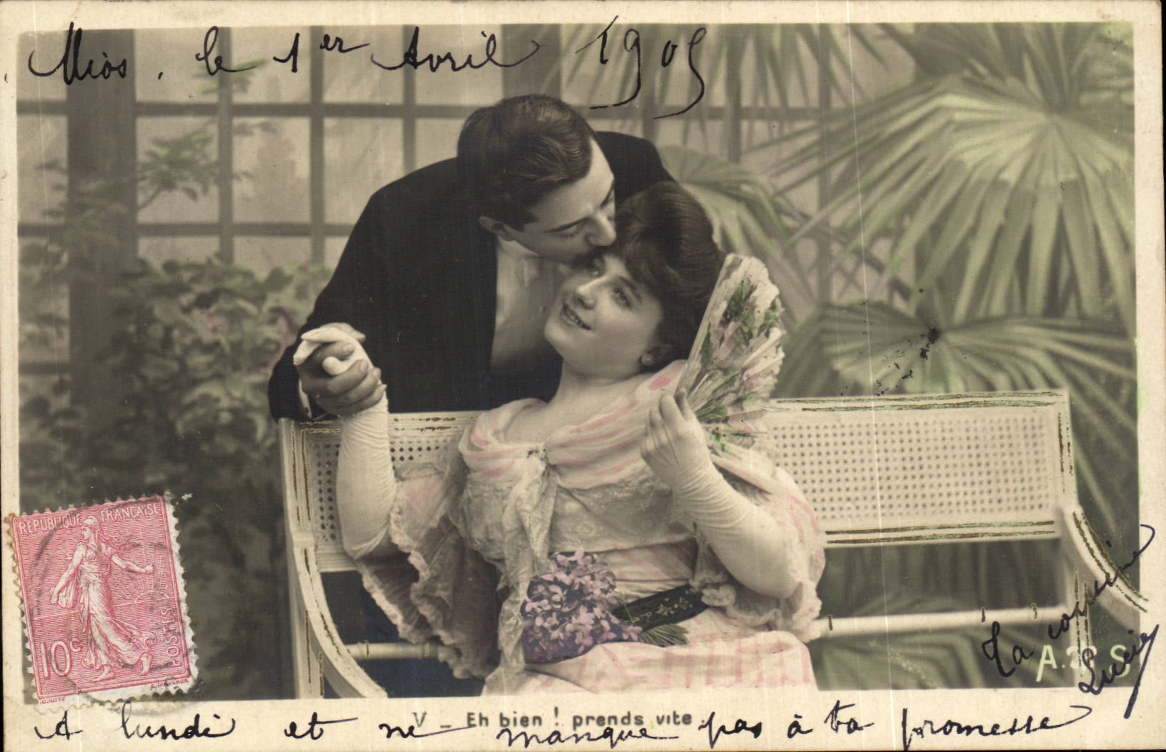 Couple amoureux dans un jardin — scène de carte postale — A.T.S. (éditeur)
