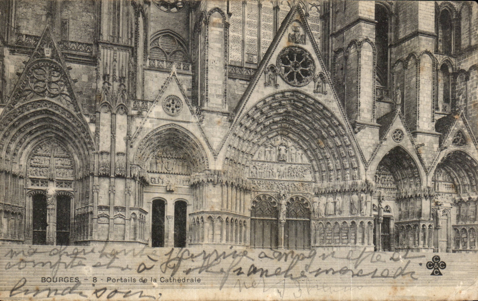 CPA Bourges Portails et cathedrale