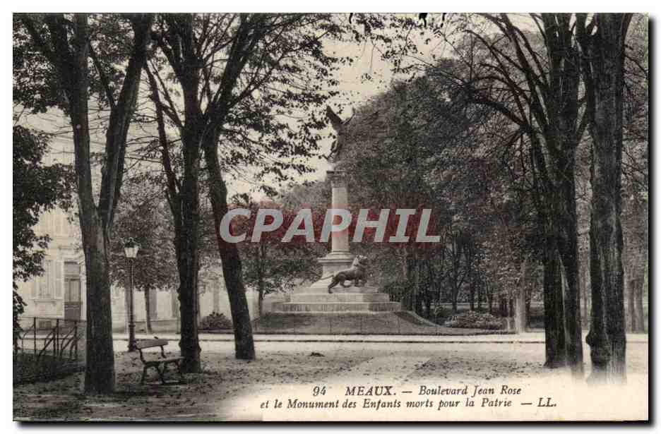 CPA Meaux Boulevard Jean Rose et le monument aux enfants morts pour la patrie