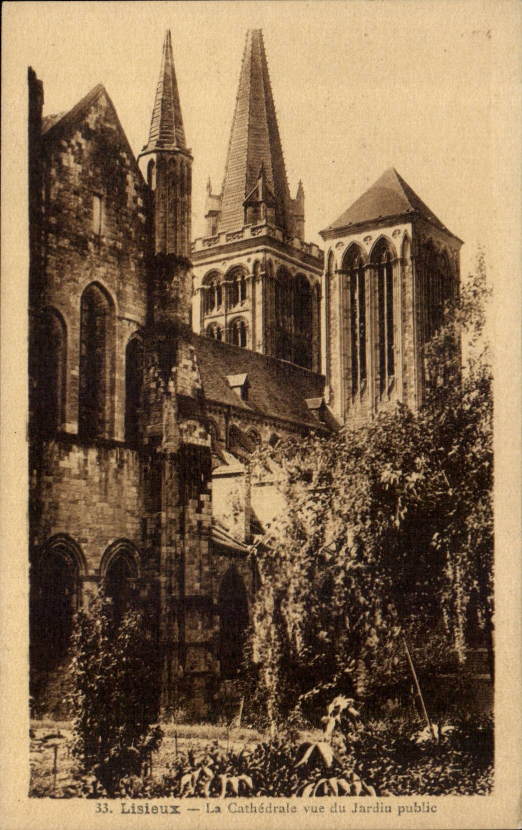 Lisieux — La Cathédrale vue du Jardin public — Édition J. Monjour
