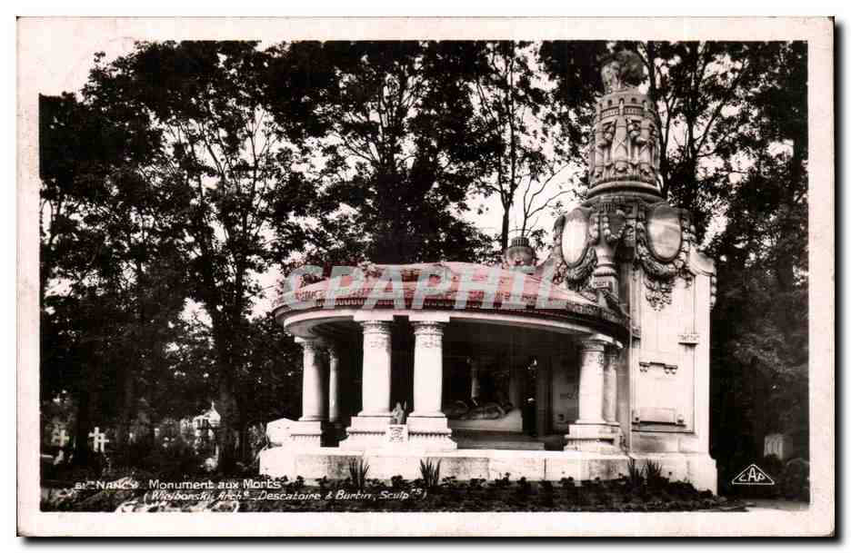CPA Nancy Monument aux morts