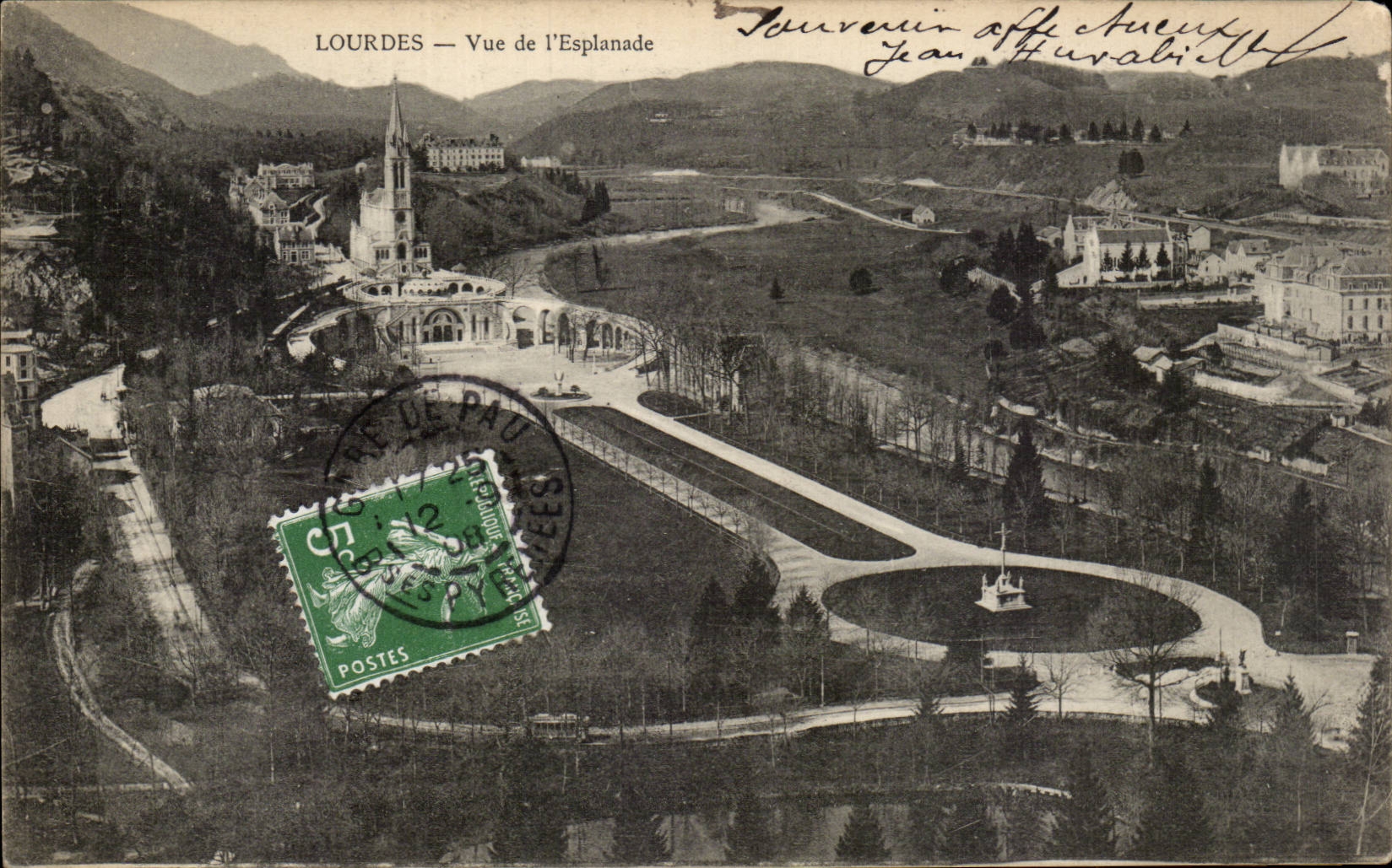 CPA Lourdes Vue de l'esplanade